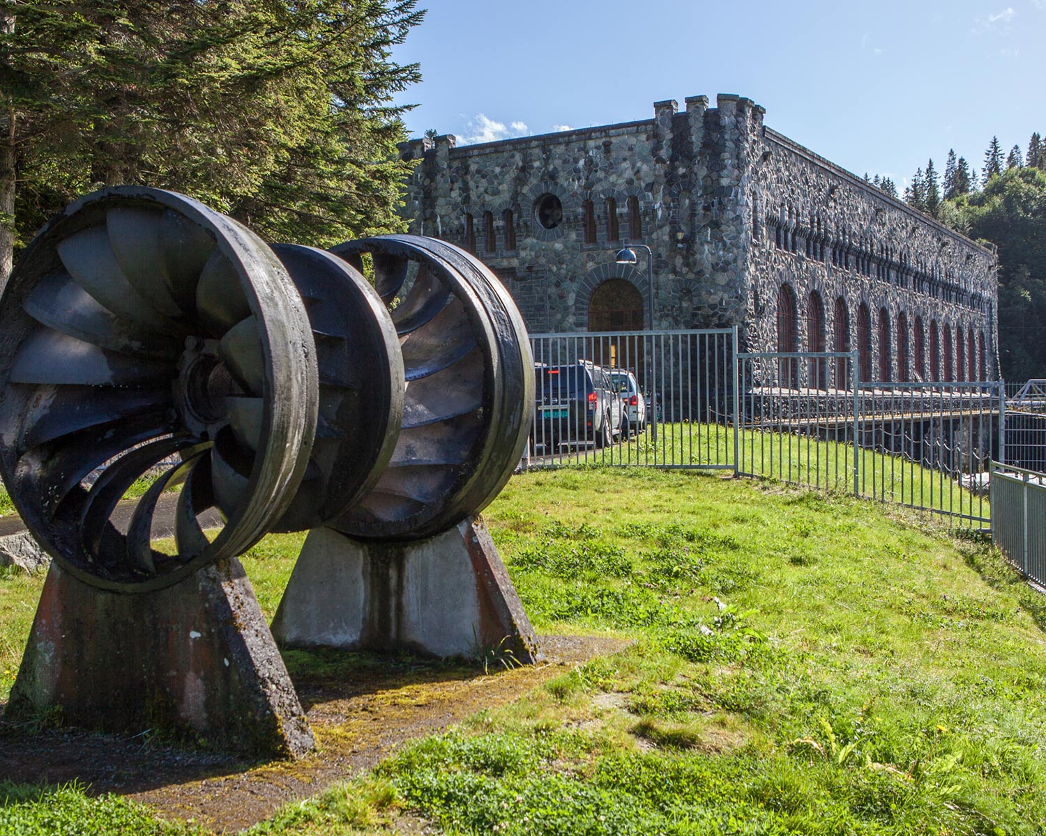 Nedre Leirfoss exterior